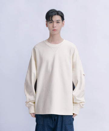 Color matching crank sleeve sweatshirt